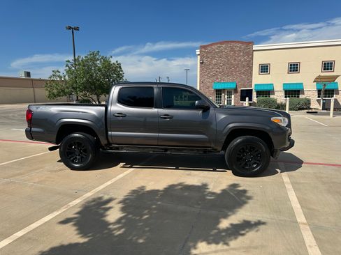 Used 2019 Toyota Tacoma SR w/ SR Convenience Package RWD image 6