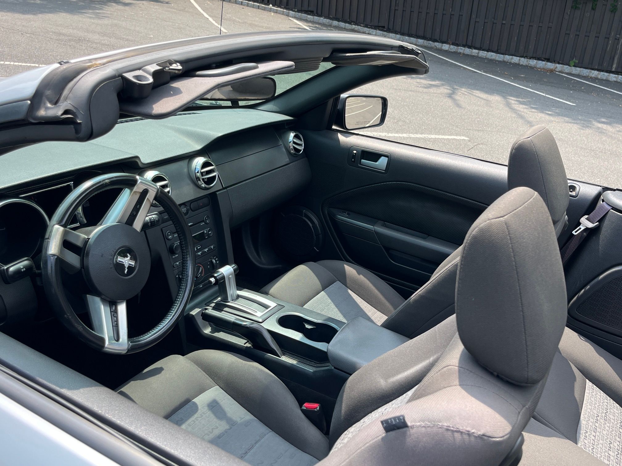 Used 2007 Ford Mustang Convertible RWD image 13