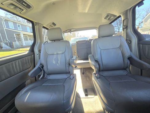 Used 2006 Toyota Sienna XLE Limited image 12