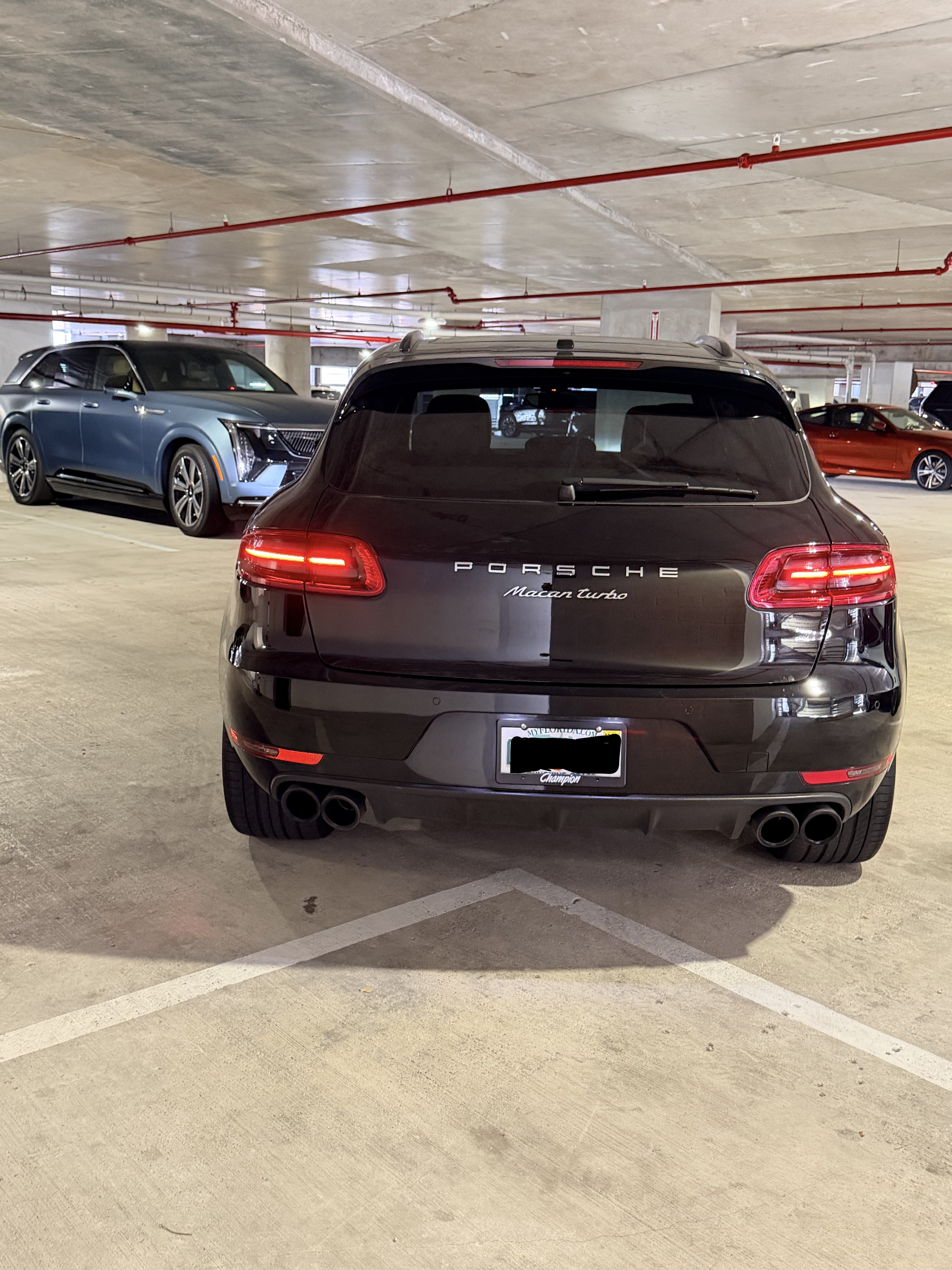 Used 2018 Porsche Macan Turbo AWD/4WD image 14