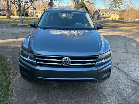Used 2020 Volkswagen Tiguan S image 1