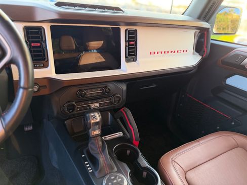 Used 2024 Ford Bronco Heritage Edition image 18