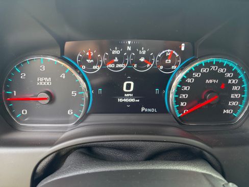 Used 2017 Chevrolet Suburban LT image 6