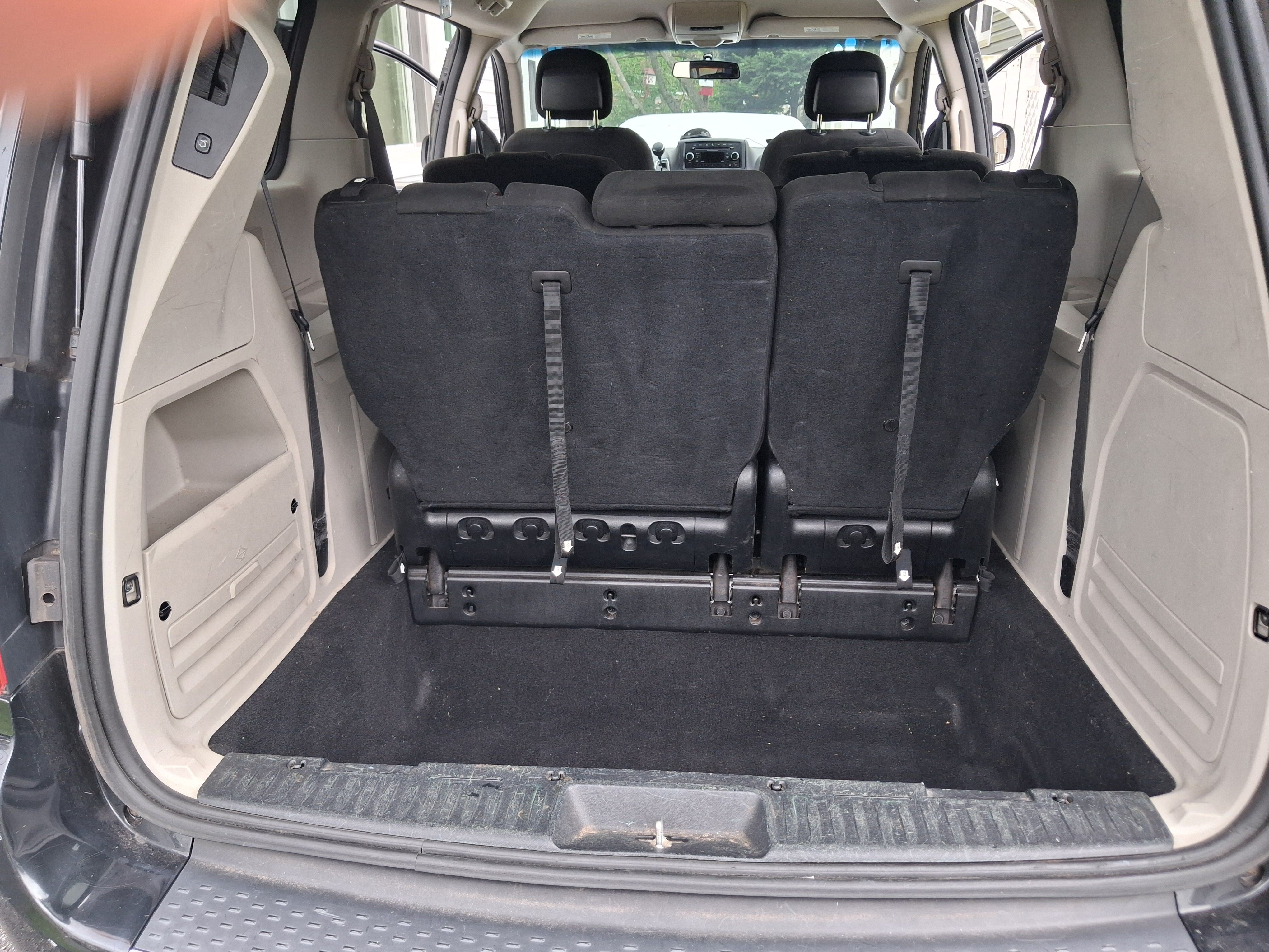Used 2015 Dodge Grand Caravan SXT FWD image 10