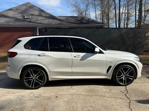 Used 2019 BMW X5 xDrive40i w/ M Sport Package image 1