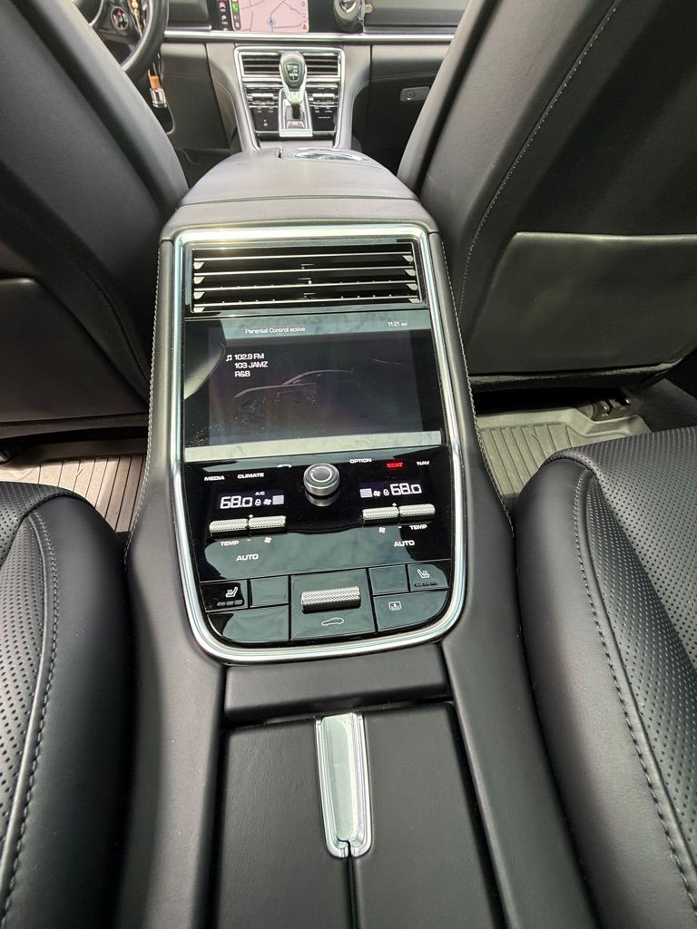 Used 2018 Porsche Panamera 4 w/ Premium Package Plus AWD/4WD image 19
