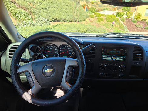 Used 2013 Chevrolet Silverado 1500 LT image 12