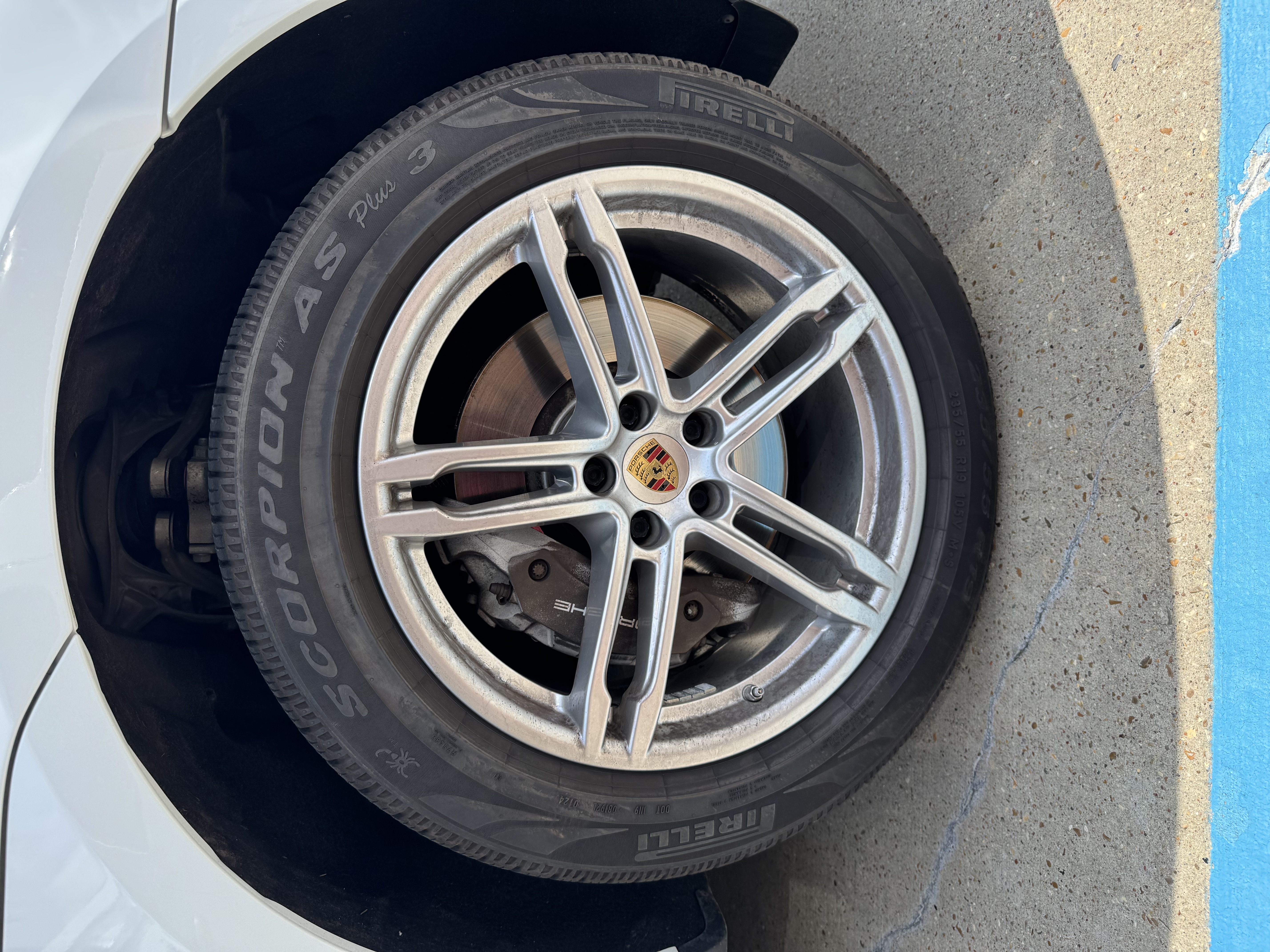 Used 2021 Porsche Macan AWD/4WD image 10