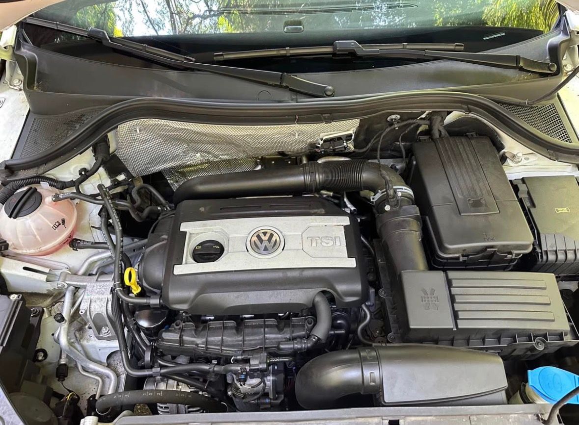 Used 2017 Volkswagen Tiguan Sport AWD/4WD image 8