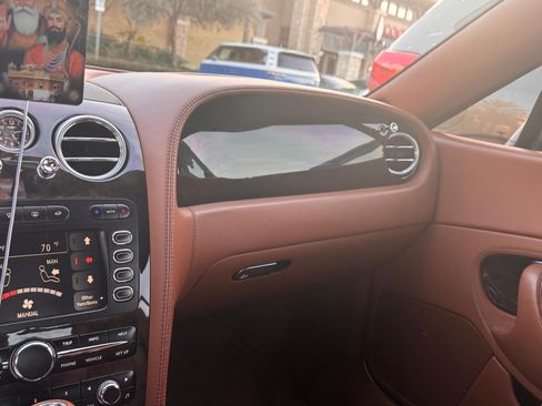 Used 2010 Bentley Continental GTC image 2