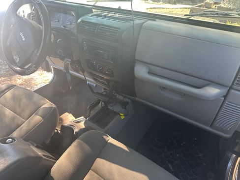 Used 2006 Jeep Wrangler Sport w/ 30" Tire & Wheel Group image 13