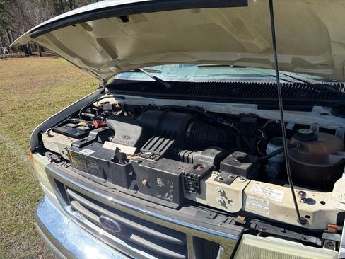 Used 2006 Ford E-350 and Econoline 350 Super Duty image 10