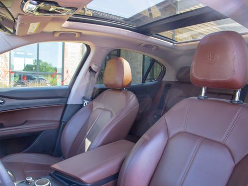 Used 2019 Alfa Romeo Stelvio Ti image 6