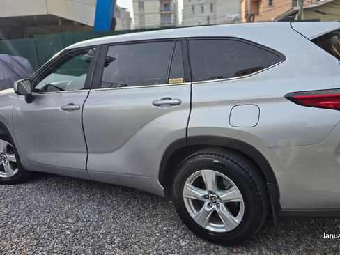 Used 2023 Toyota Highlander LE image 8