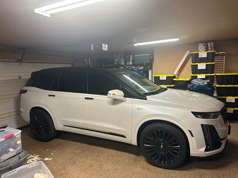 Used 2025 Cadillac XT6 Premium Luxury w/ Technology Package image 12