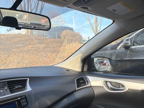 Used 2015 Nissan Sentra S image 4