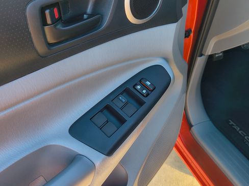 Used 2015 Toyota Tacoma TRD Pro image 10