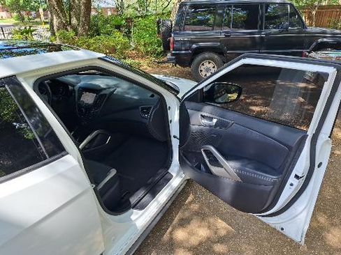 Used 2015 Hyundai Veloster Turbo w/ Option Group 04 image 14