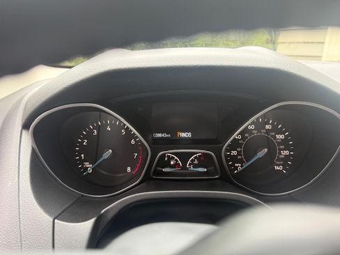 Used 2018 Ford Focus Titanium FWD image 11