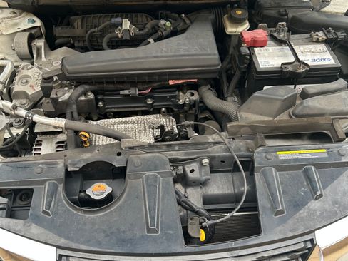 Used 2017 Nissan Rogue SV image 9