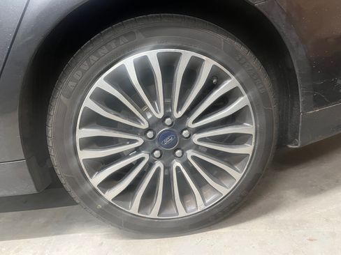 Used 2018 Ford Fusion Titanium image 23