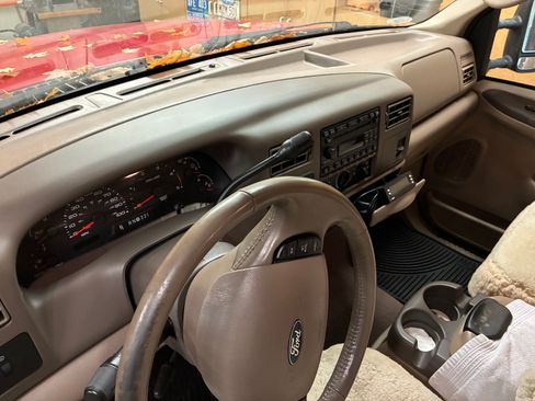 Used 2004 Ford F350 Lariat image 11