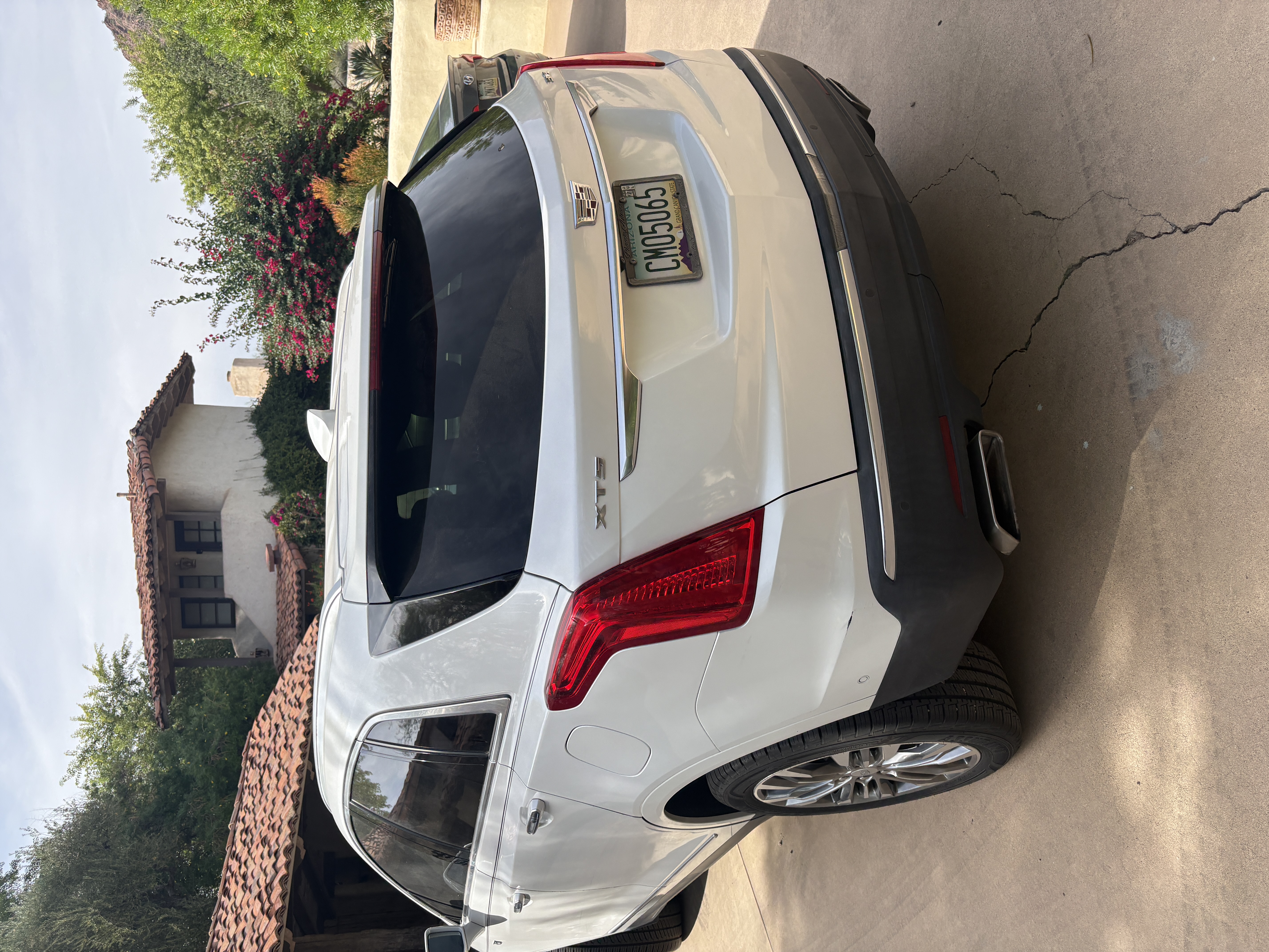 Used 2019 Cadillac XT5 Premium Luxury w/ Driver Assist Package FWD image 4