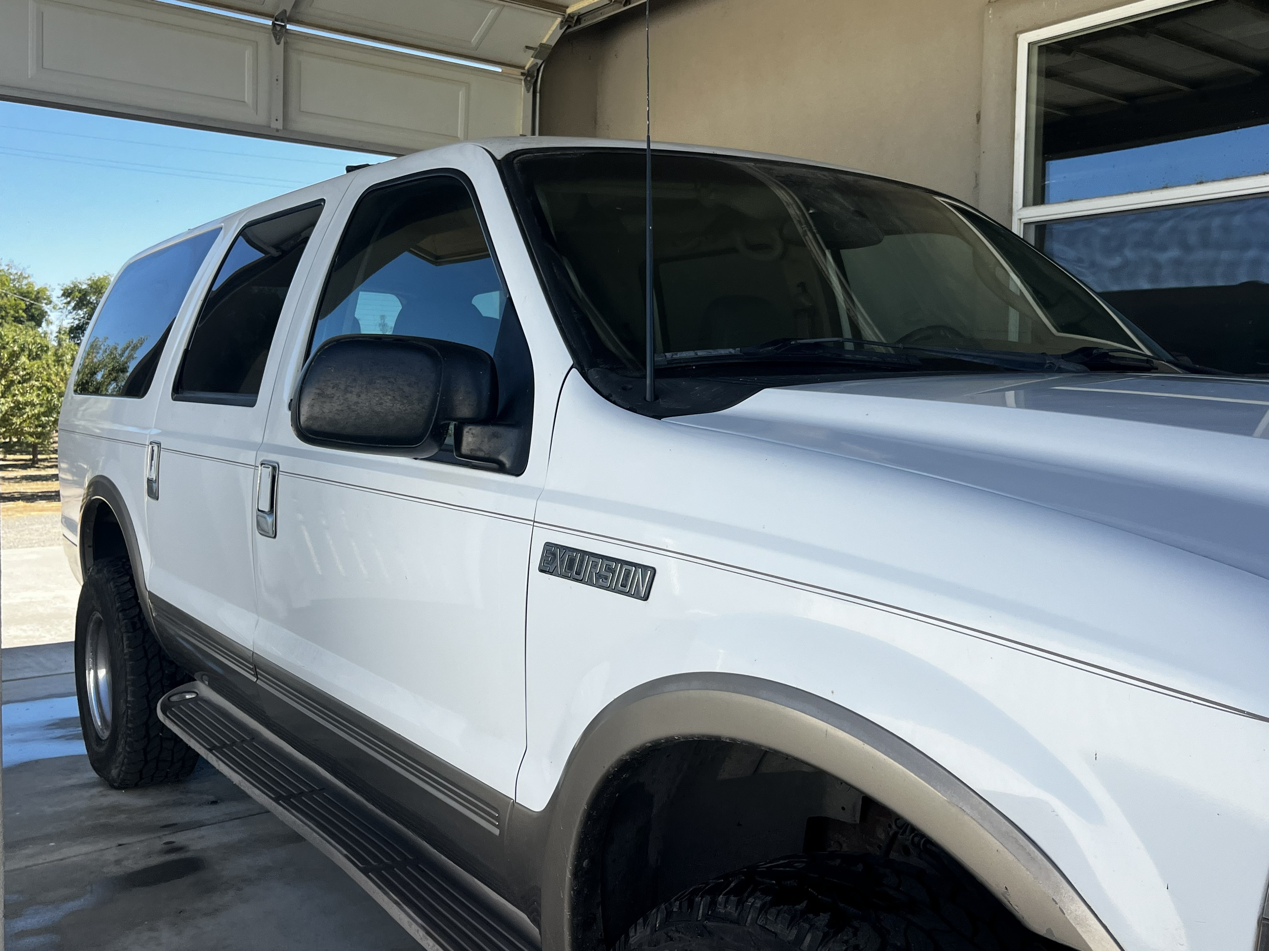 Used 2003 Ford Excursion Eddie Bauer AWD/4WD image 2
