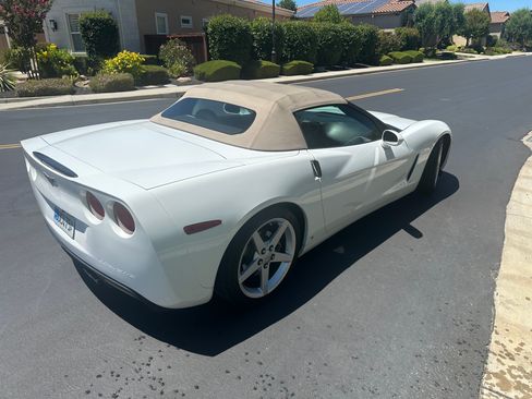 Used 2006 Chevrolet Corvette Convertible w/ Preferred Equipment Group RWD image 10