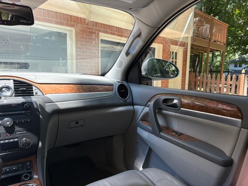 Used 2011 Buick Enclave CXL w/ Trailering Provision Package FWD image 12
