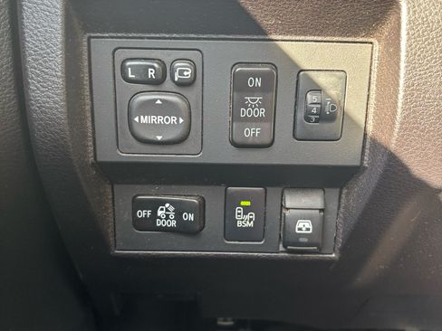 Used 2014 Toyota Tundra Platinum image 13