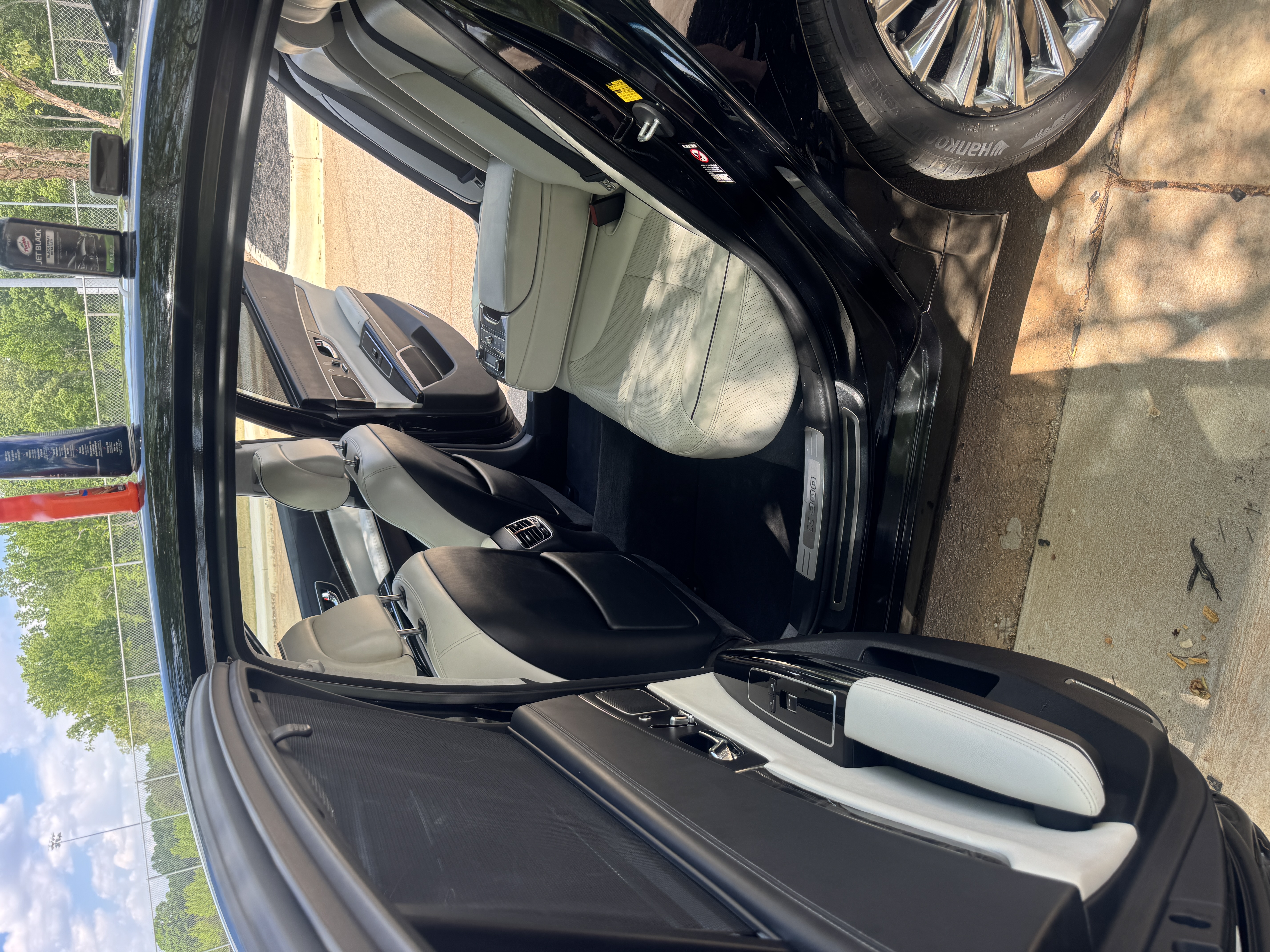 Used 2015 Kia K900 Luxury w/ VIP Package (Discontinued) RWD image 15
