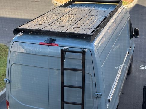 Used 2024 Mercedes-Benz Sprinter 2500 image 5