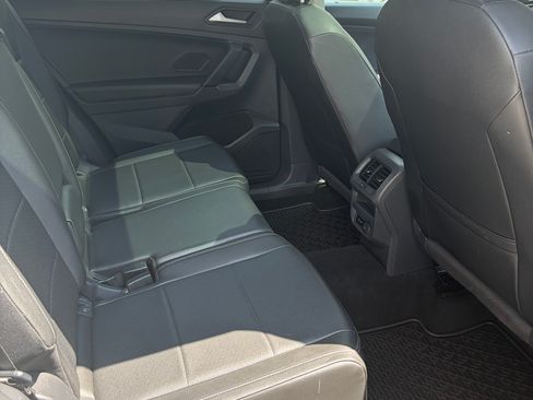 Used 2019 Volkswagen Tiguan SE AWD/4WD image 14