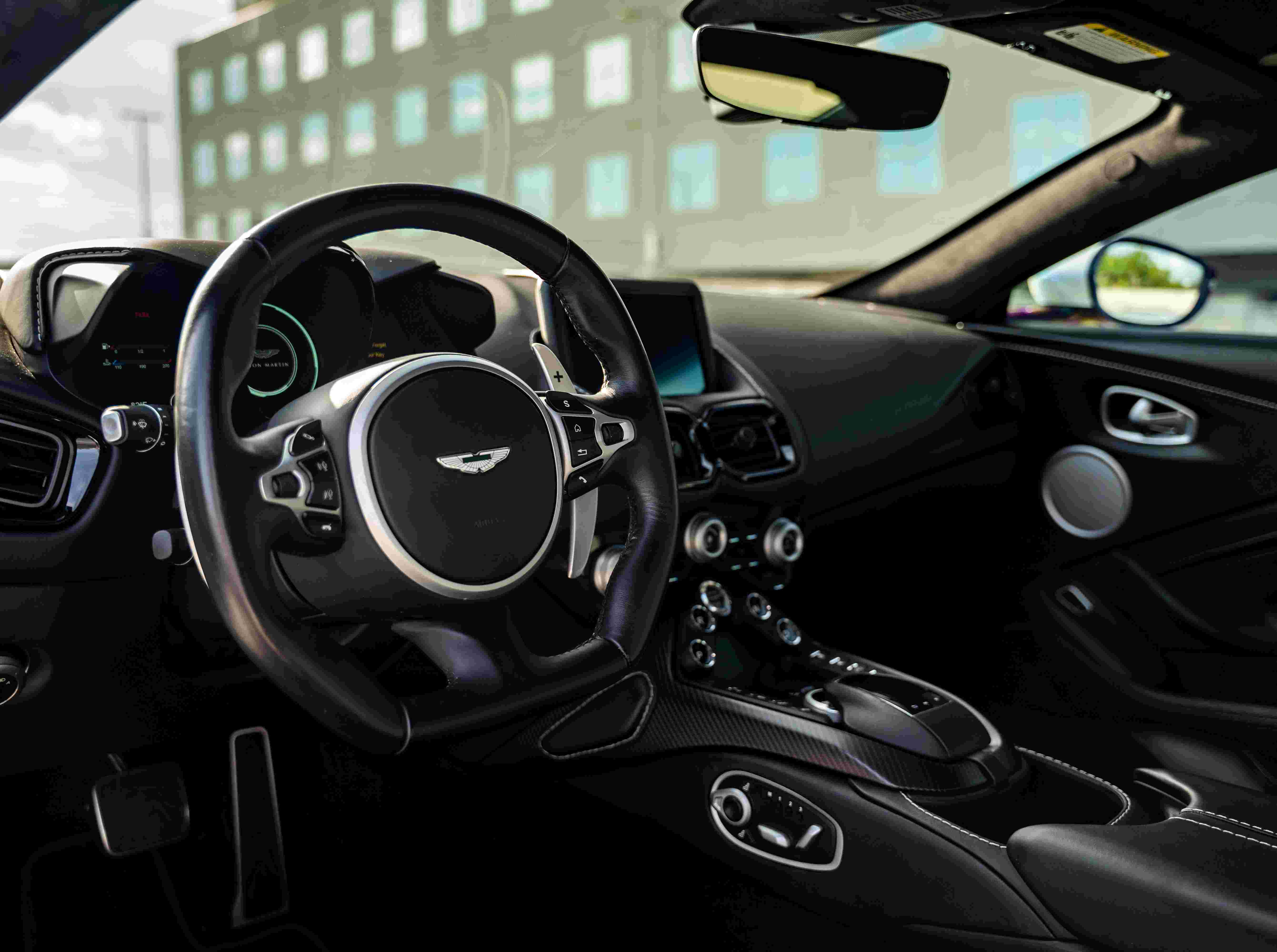 Used 2019 Aston Martin V8 Vantage Coupe RWD image 8