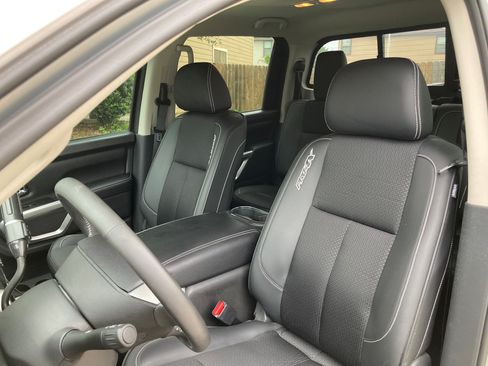 Used 2018 Nissan Titan PRO-4X w/ Pro-4x Utility Package AWD/4WD image 13