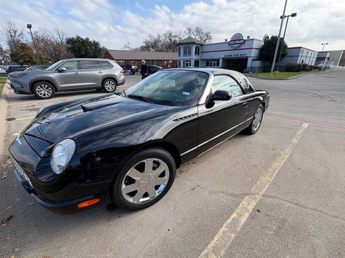 Used 2002 Ford Thunderbird image 1