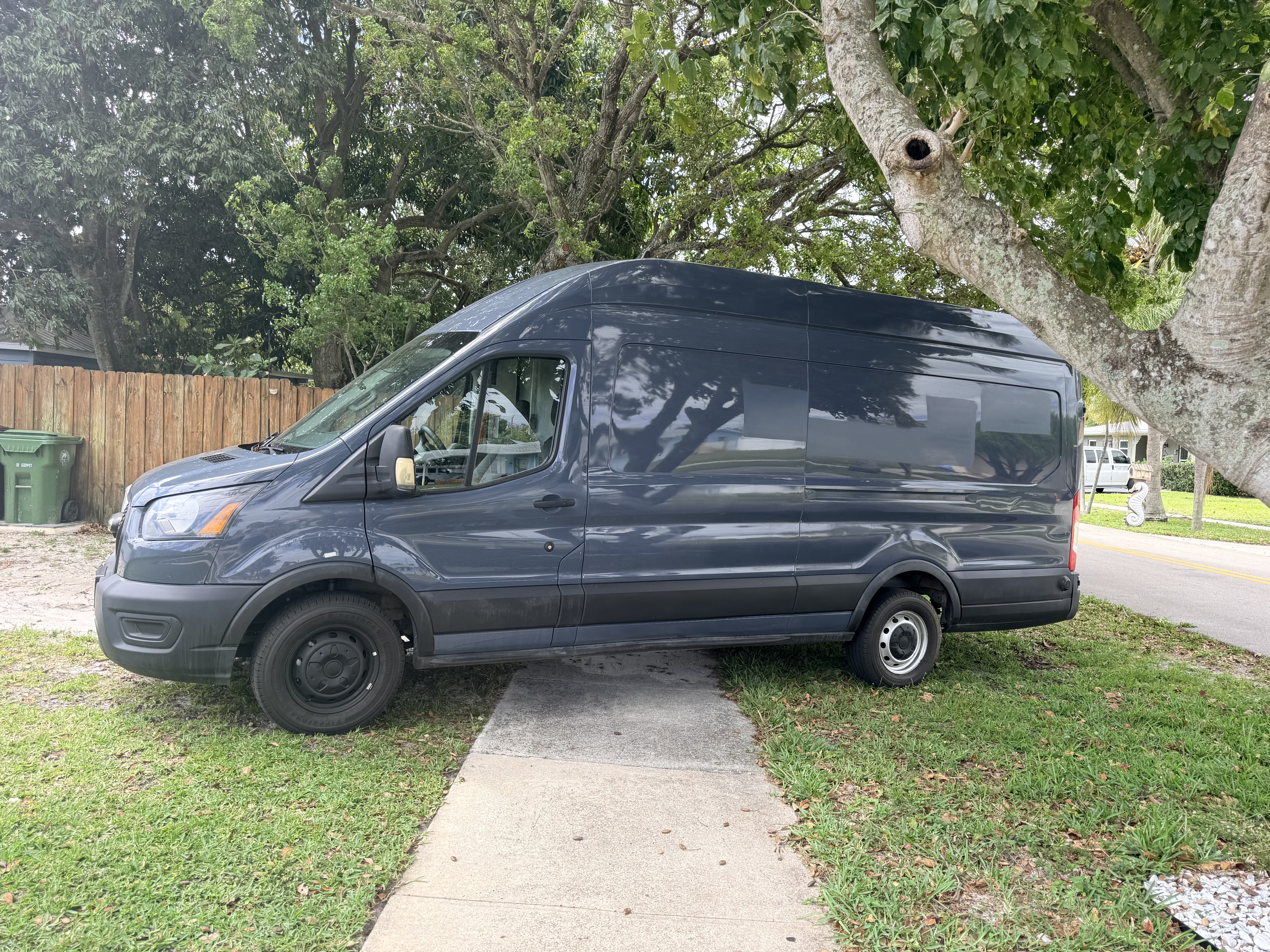 Used 2021 Ford Transit 250 148 High Roof Extended w/ Parcel Delivery Package RWD image 1