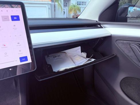 Used 2023 Tesla Model Y Long Range image 11