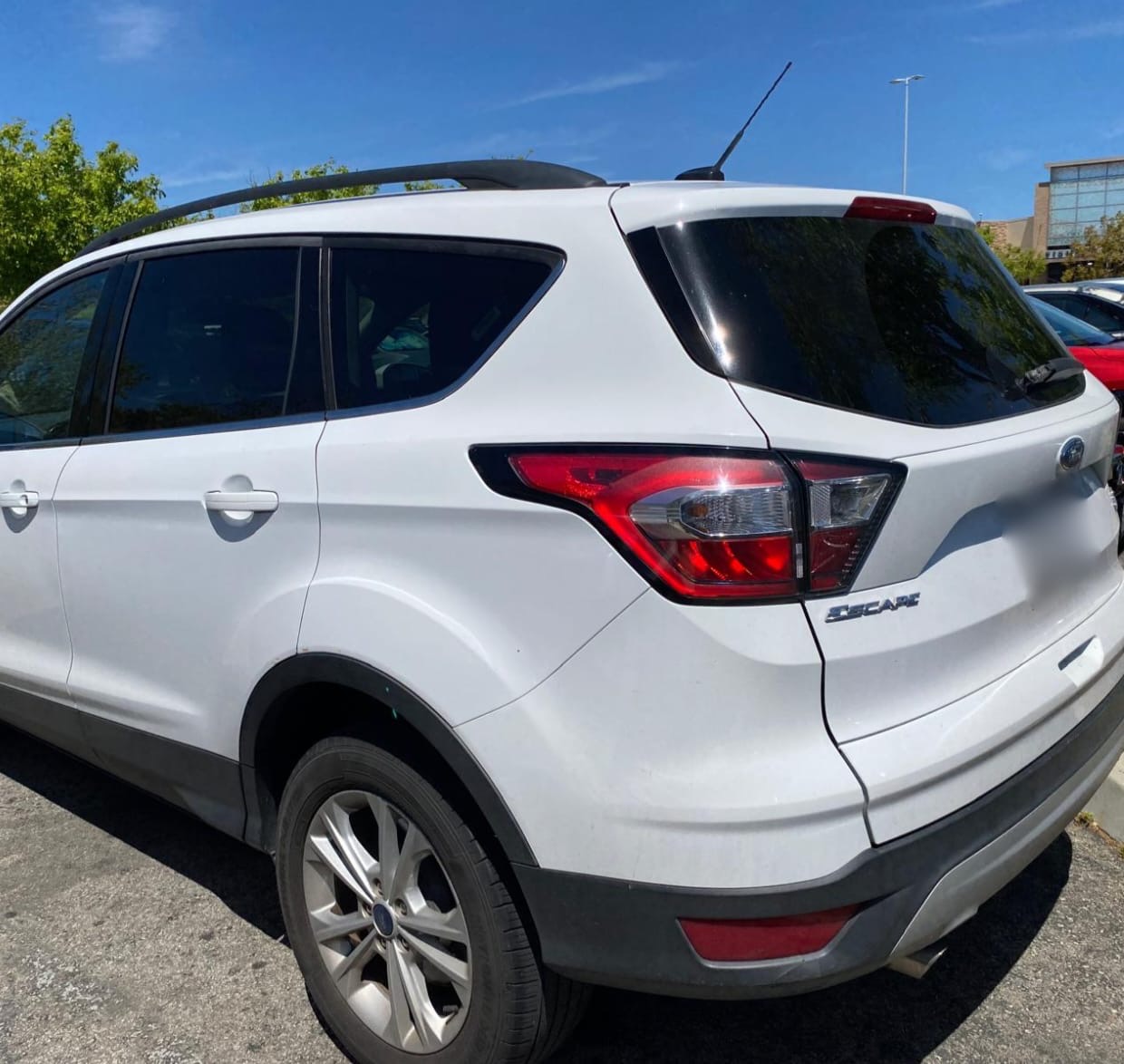 Used 2018 Ford Escape SE FWD image 4