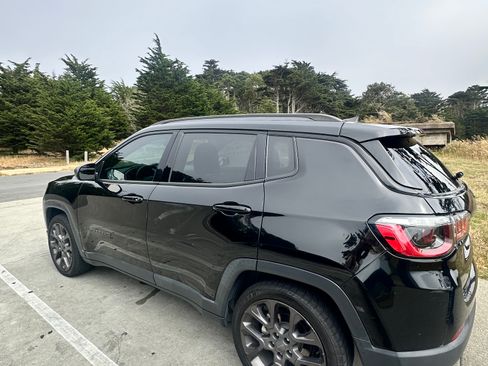 Used 2021 Jeep Compass Latitude FWD image 10