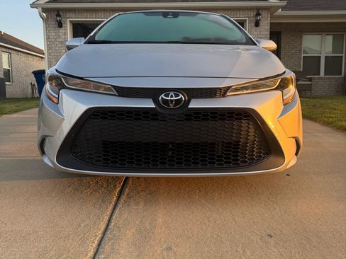 Used 2022 Toyota Corolla LE image 4