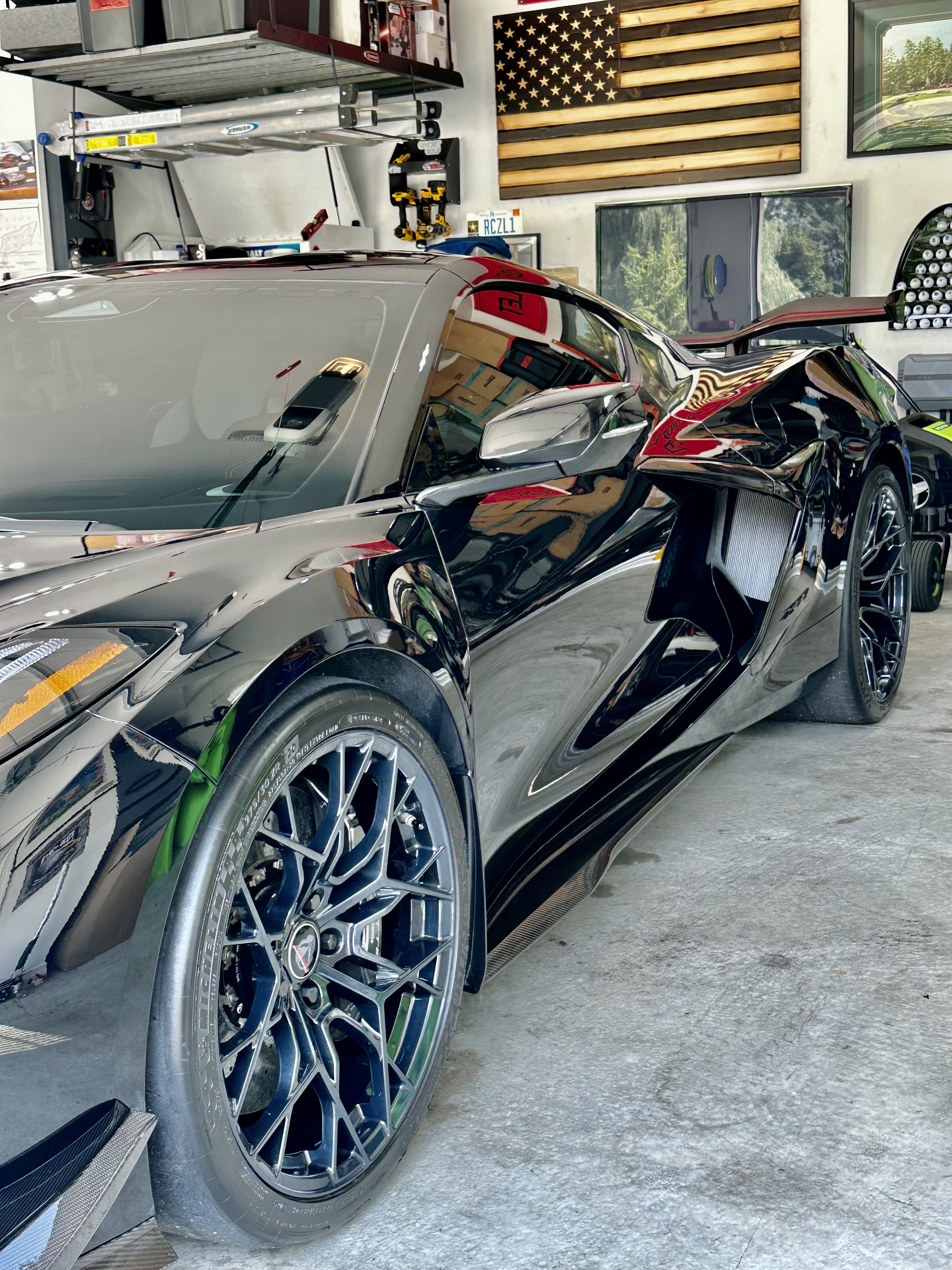 Used 2024 Chevrolet Corvette Z06 w/ Z07 Performance Package RWD image 25