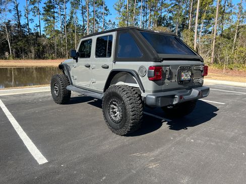 Used 2018 Jeep Wrangler Unlimited Sport S AWD/4WD image 2