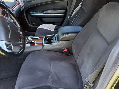 Used 2012 Chrysler 300 RWD image 13