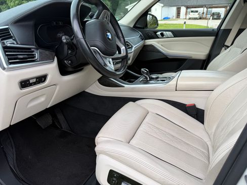 Used 2019 BMW X7 xDrive50i w/ Premium Package AWD/4WD image 5