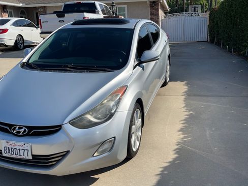 Used 2013 Hyundai Elantra Limited w/ Technology Pkg image 2