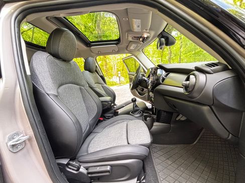 Used 2023 MINI Cooper S w/ Signature Upholstery Package FWD image 23