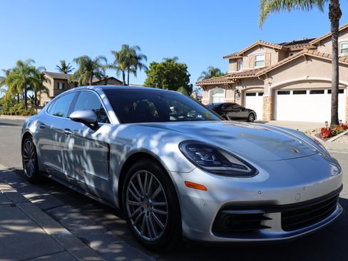 Used 2017 Porsche Panamera 4S image 1