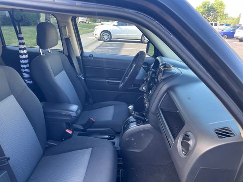 Used 2010 Jeep Patriot Sport FWD image 11